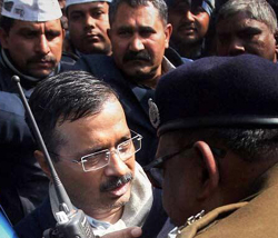 Guj police asks Kejriwal to seek appointment to meet Modi